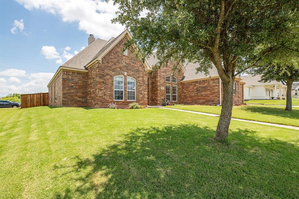1004 Vineyard Lane Property Photo 5