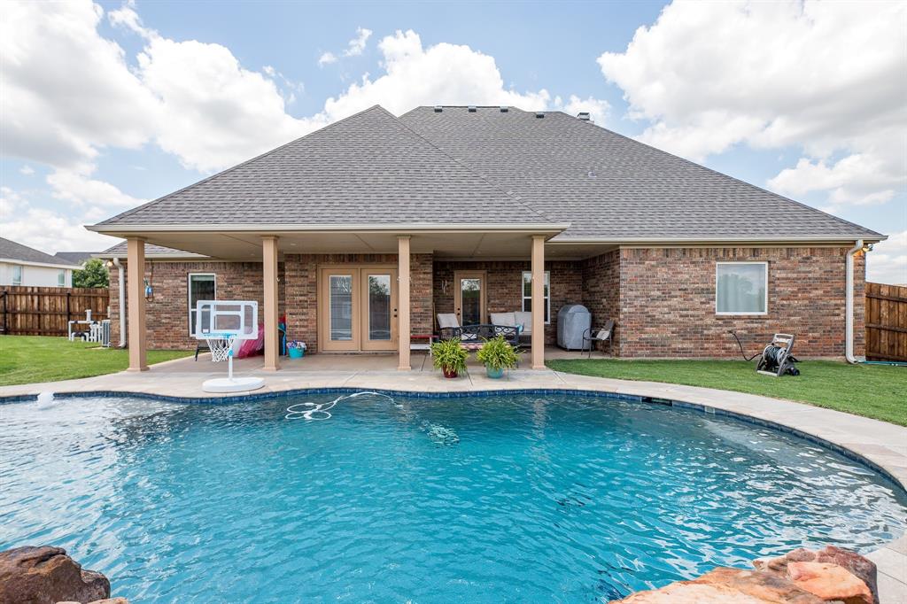 1004 Vineyard Lane Property Photo 12