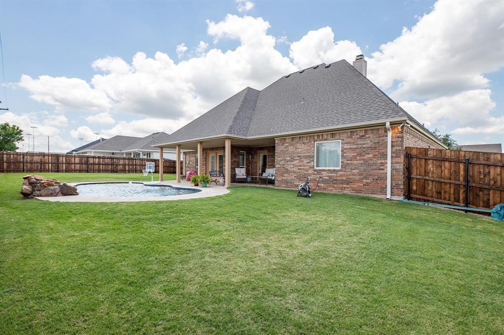1004 Vineyard Lane Property Photo 13