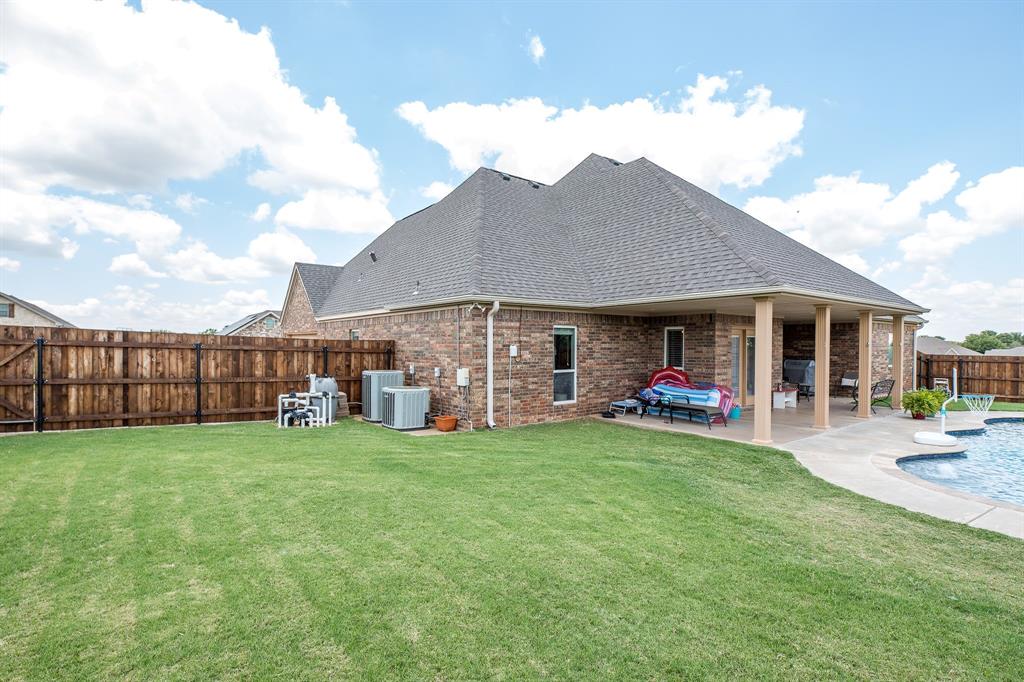 1004 Vineyard Lane Property Photo 15