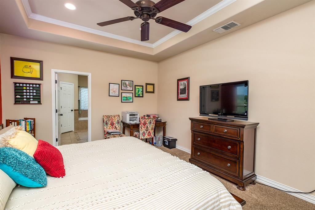 1004 Vineyard Lane Property Photo 17