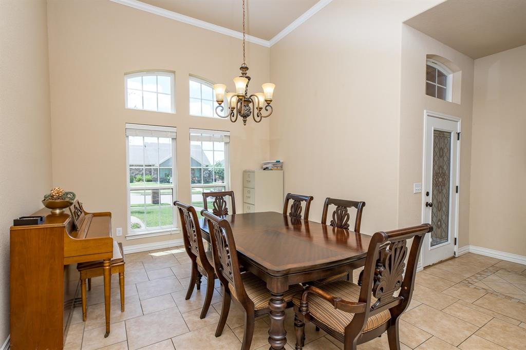 1004 Vineyard Lane Property Photo 32