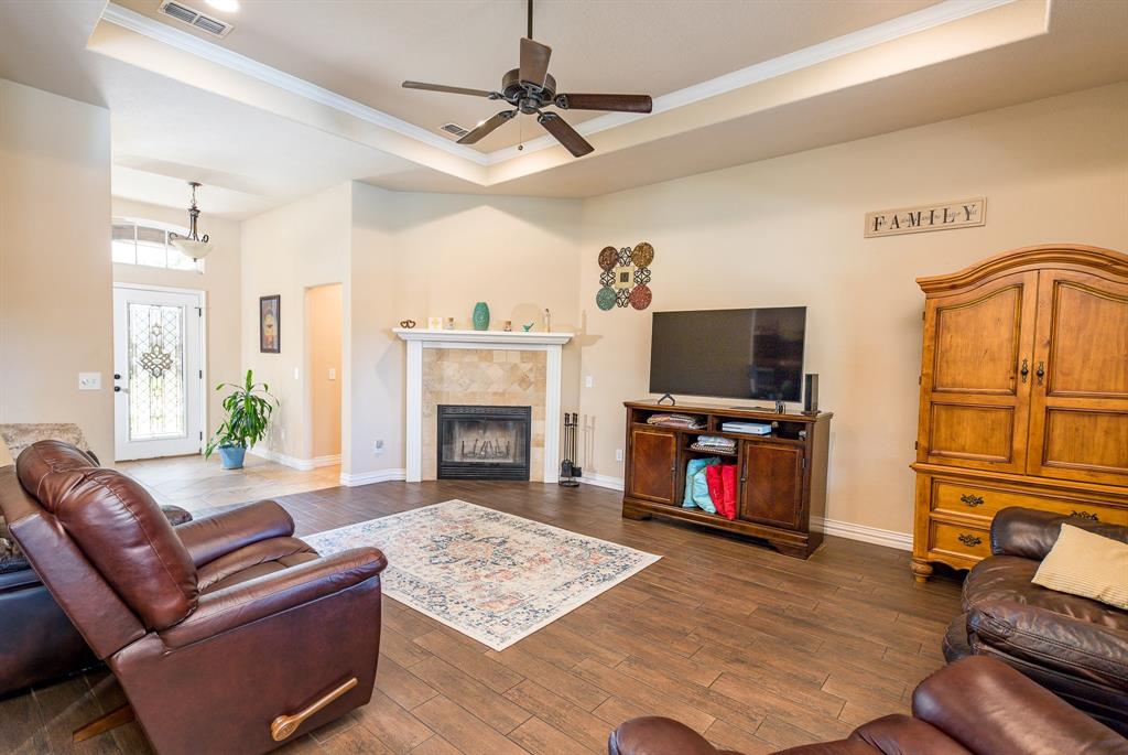 1004 Vineyard Lane Property Photo 35