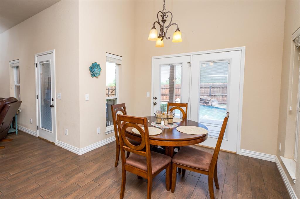 1004 Vineyard Lane Property Photo 36