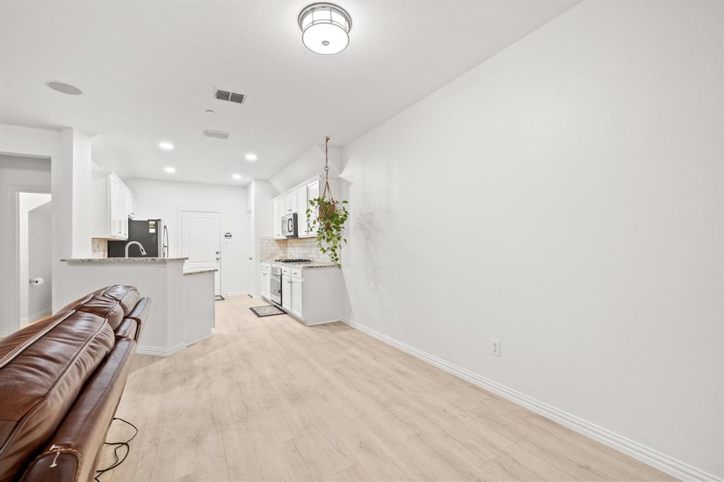 2657 Jacobson Drive Property Photo 4