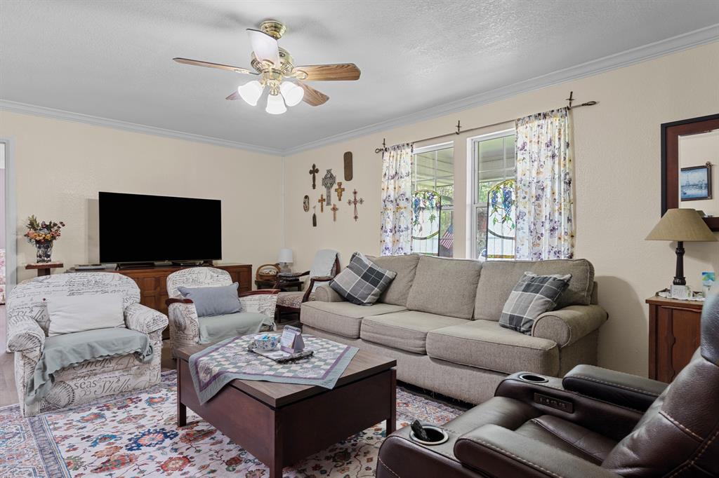 236 Circle Drive Property Photo 4