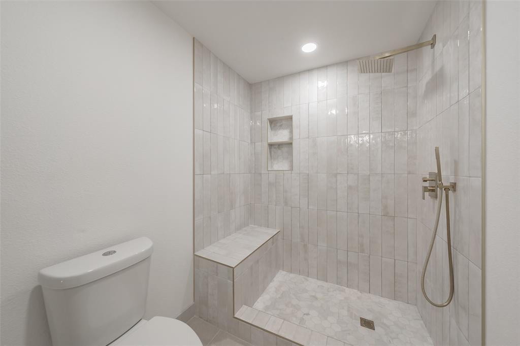 2005 Meadow Lane Property Photo 18