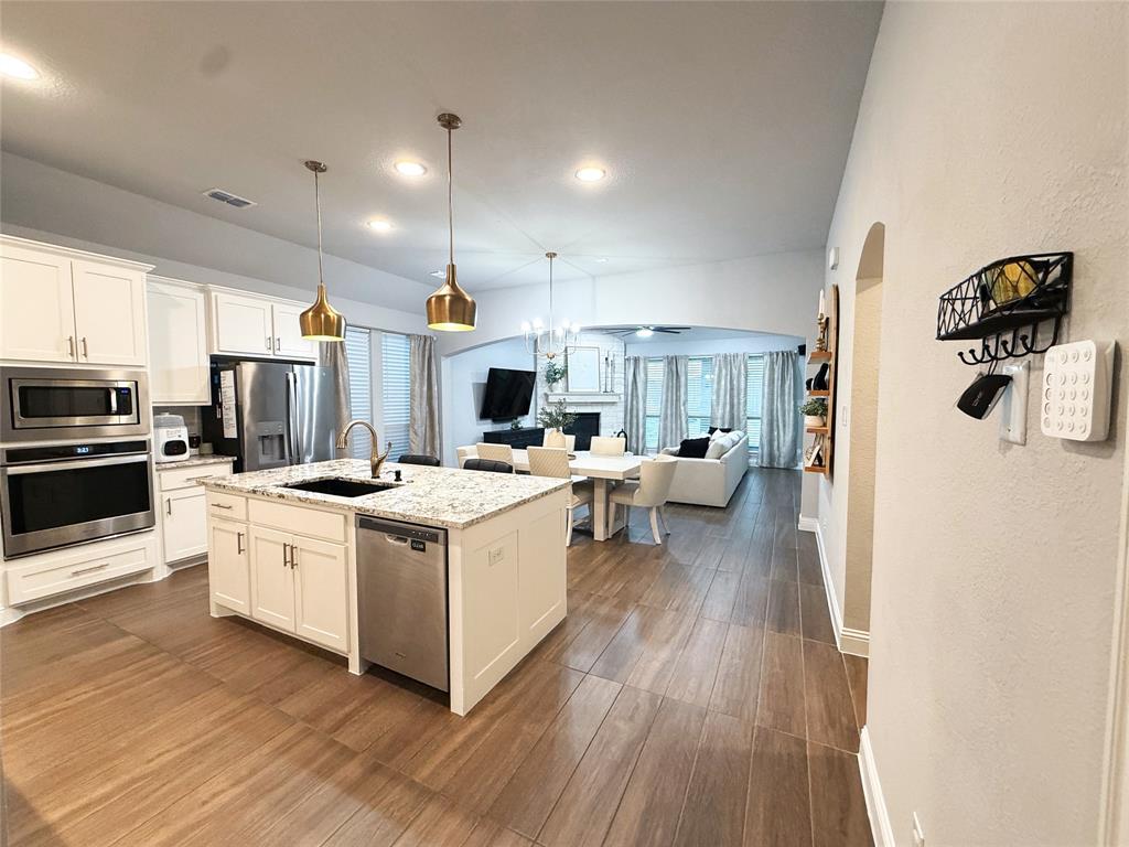 1525 Jocelyn Drive Property Photo 10