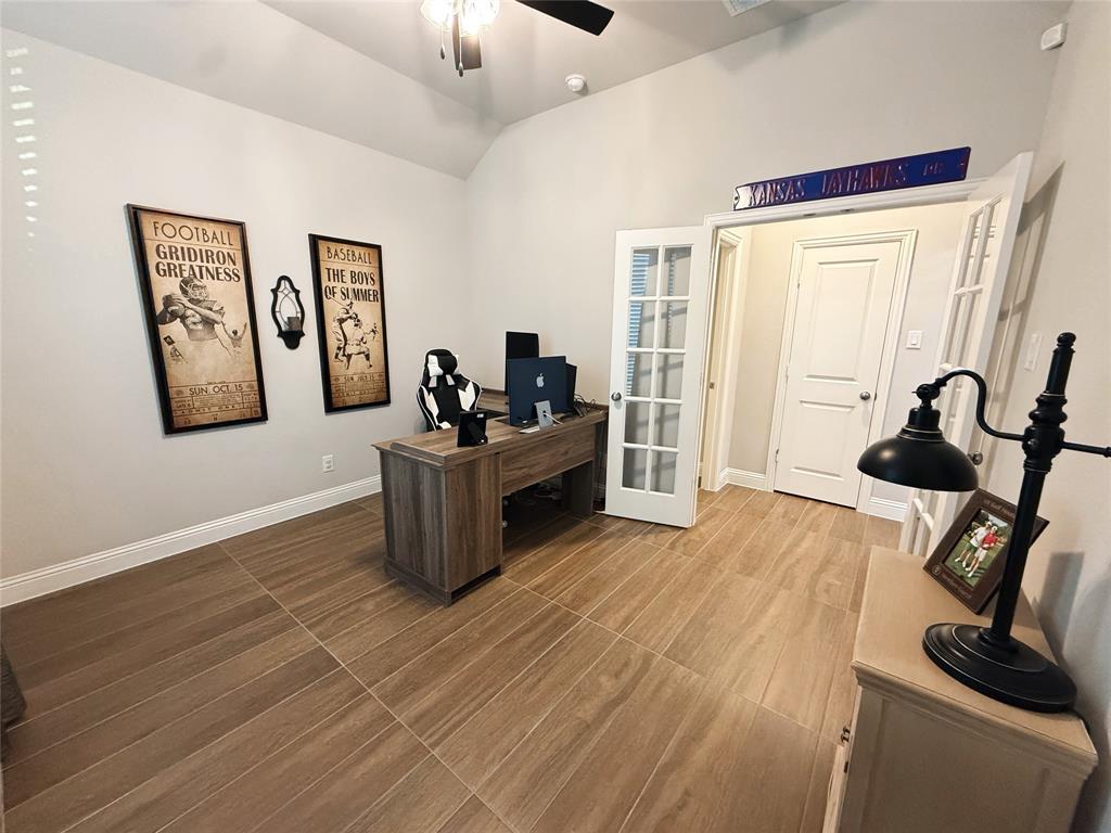 1525 Jocelyn Drive Property Photo 16