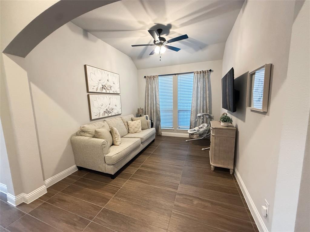 1525 Jocelyn Drive Property Photo 18