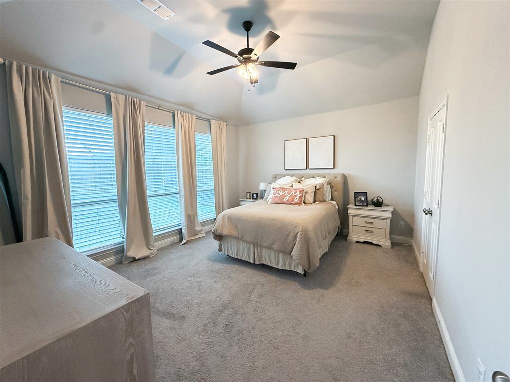 1525 Jocelyn Drive Property Photo 20