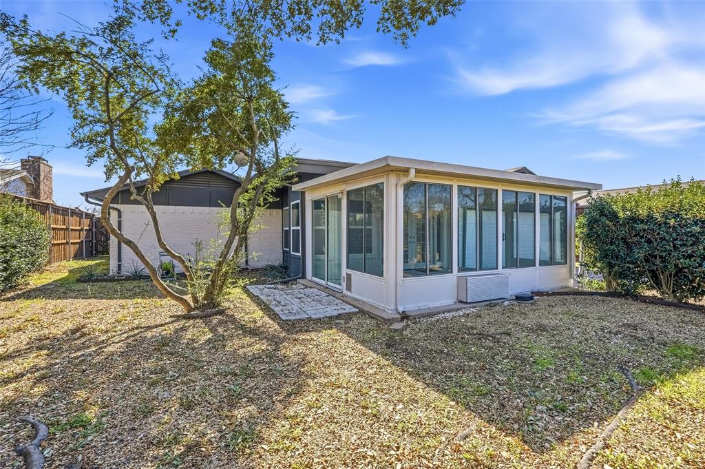 1813 Crockett Street Property Photo 28