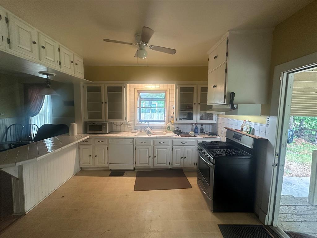 504 1st Street Property Photo 3