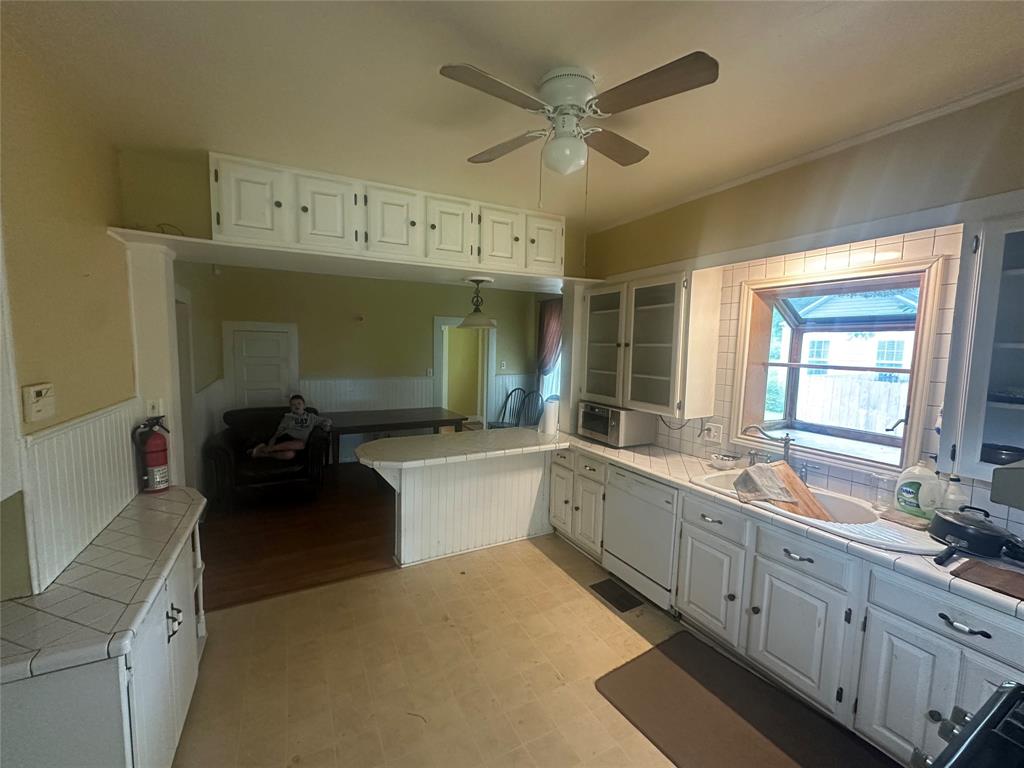 504 1st Street Property Photo 4