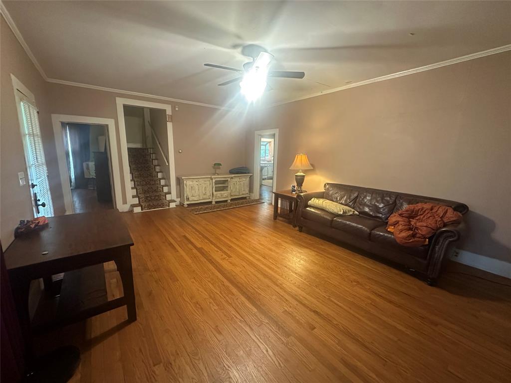 504 1st Street Property Photo 9