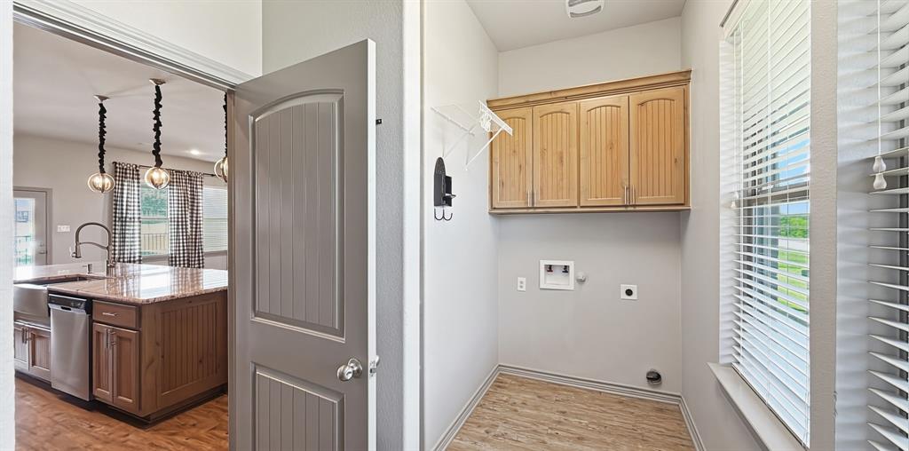 10657 County Road 213 Property Photo 4