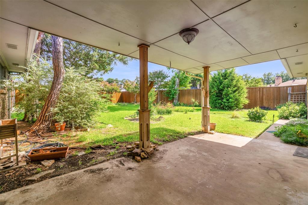 902 Dunbarton Drive Property Photo 1