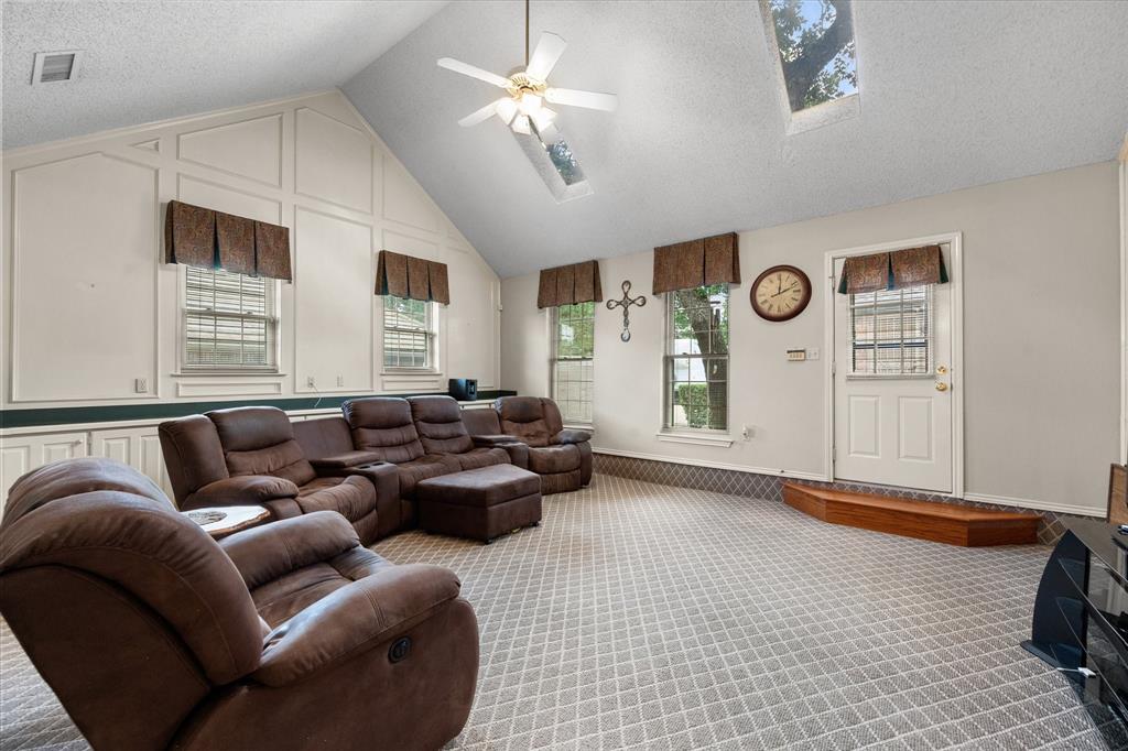 705 Kyle Drive Property Photo 13