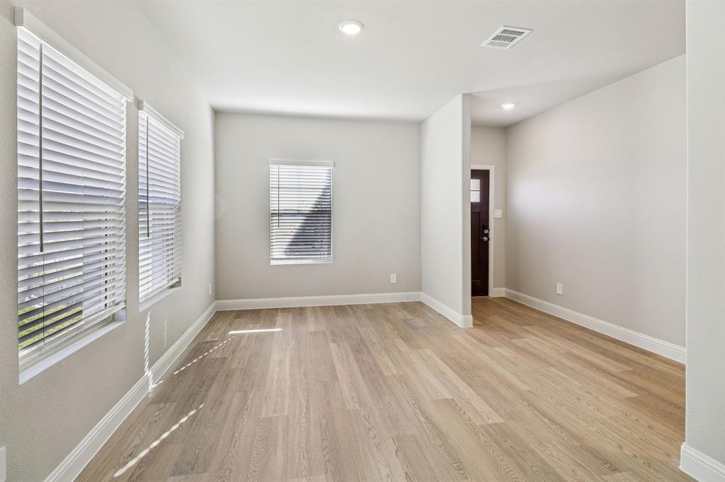 1311 Winters Way Property Photo 3