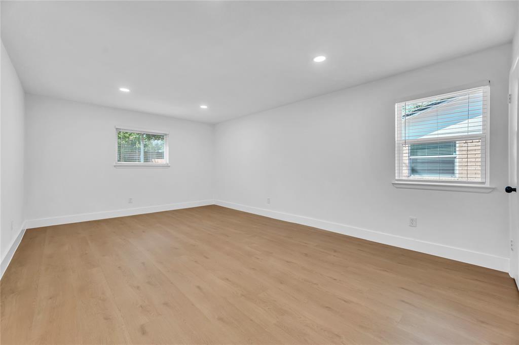 6437 Carousel Drive Property Photo 21
