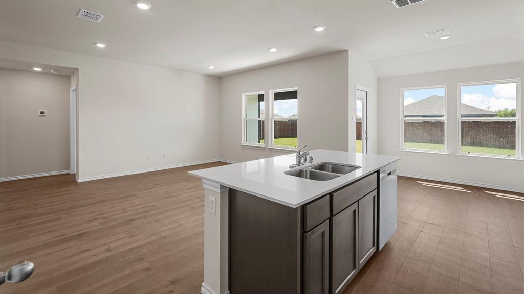 5016 Shumard Drive Property Photo 17
