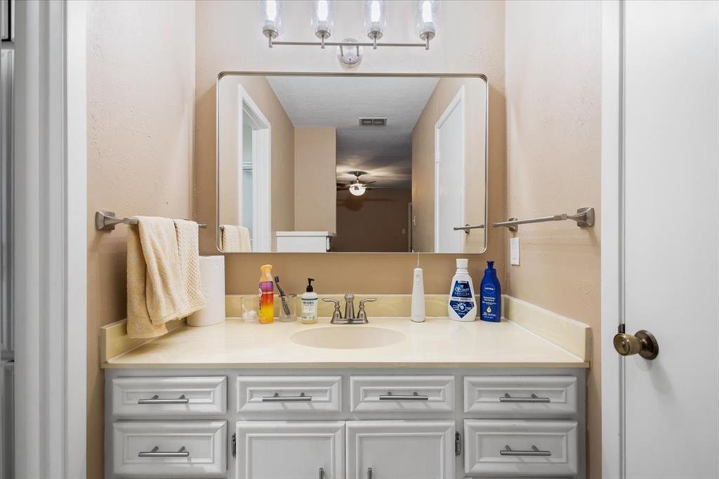 4435 Dundee Drive Property Photo 14