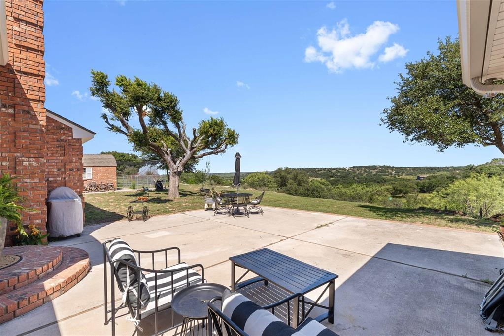 19 Spring Hollow Property Photo 7