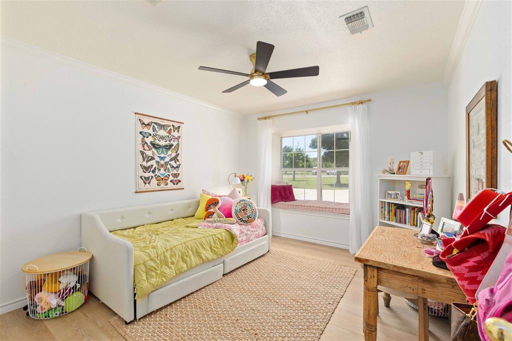 19 Spring Hollow Property Photo 18