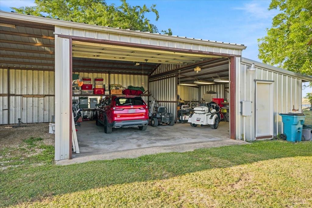 2951 Fm 936 Property Photo 5