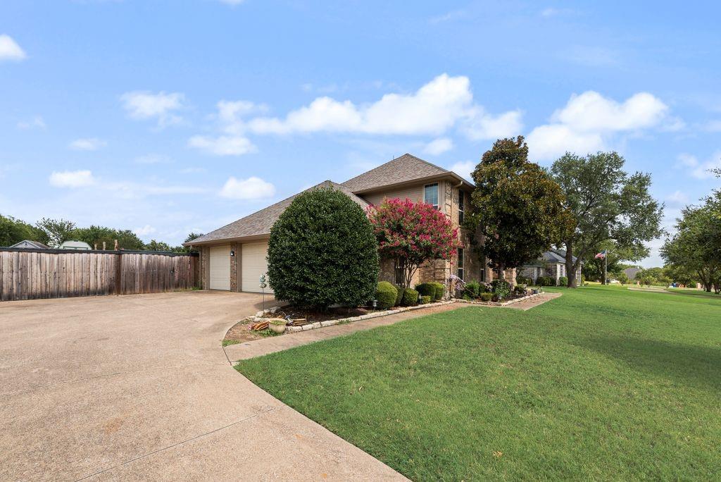 912 Summer Hill Lane Property Photo 4