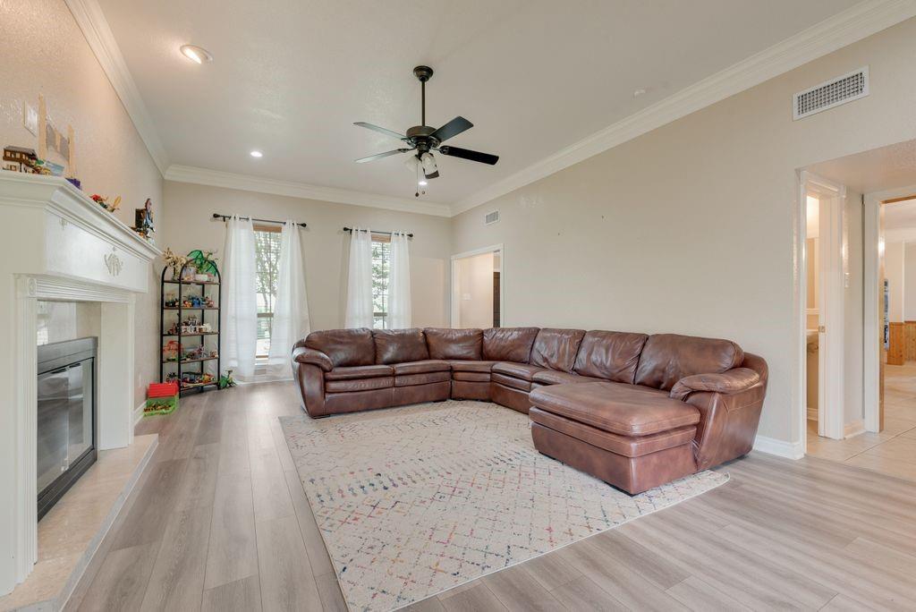 912 Summer Hill Lane Property Photo 10