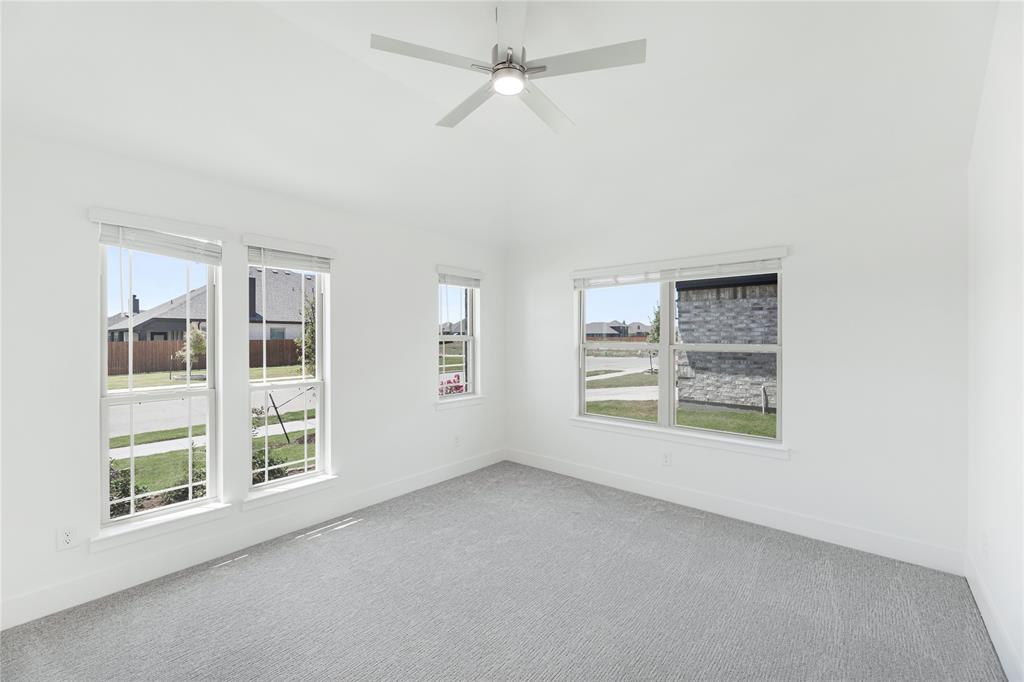 569 Red Maple Road Property Photo 6