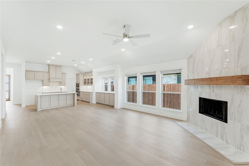569 Red Maple Road Property Photo 15