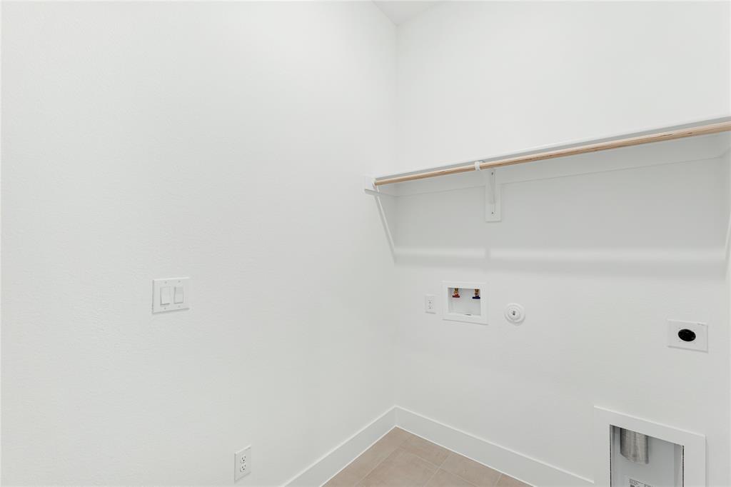 569 Red Maple Road Property Photo 20