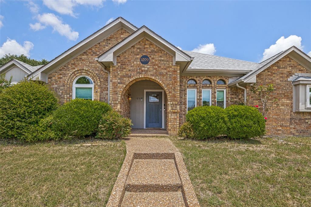 1209 Sandy Creek Drive Property Photo 3