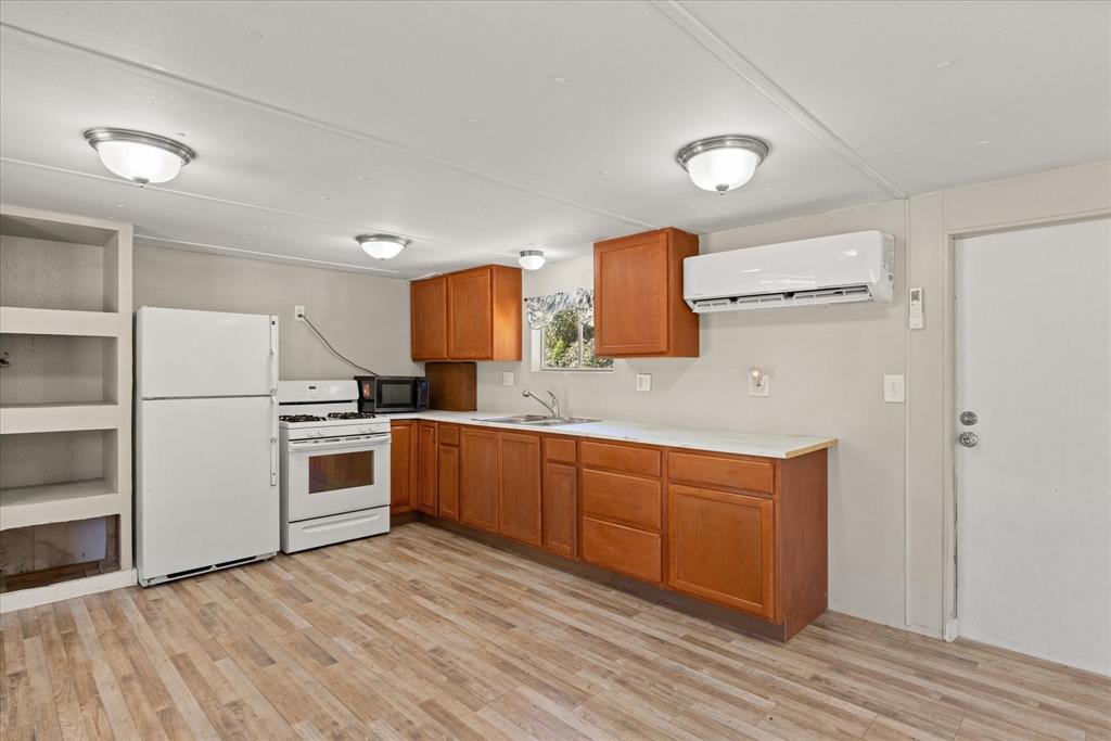 3702 Hartwood Drive Property Photo 8