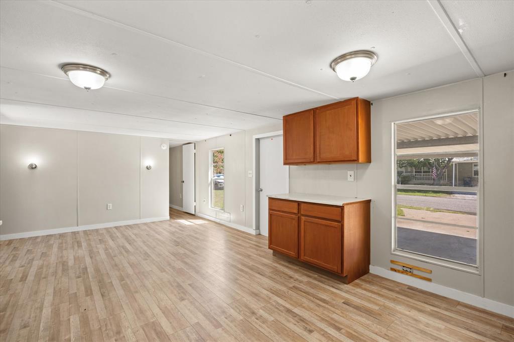 3702 Hartwood Drive Property Photo 9