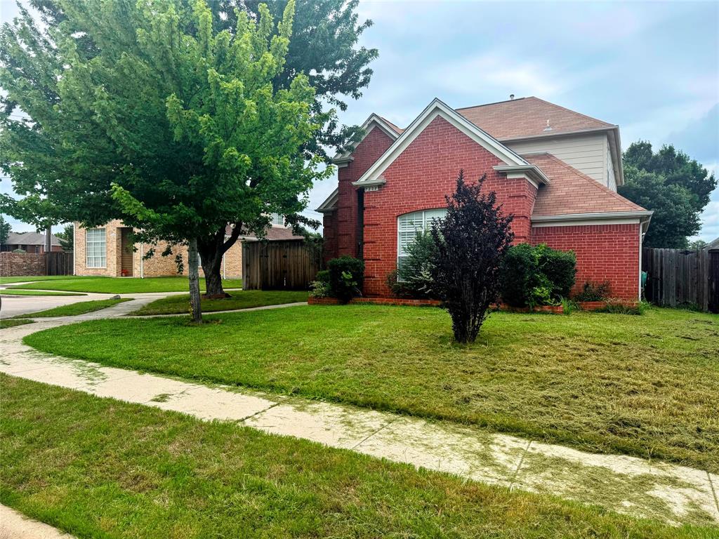 7208 Chateau Drive Property Photo 1