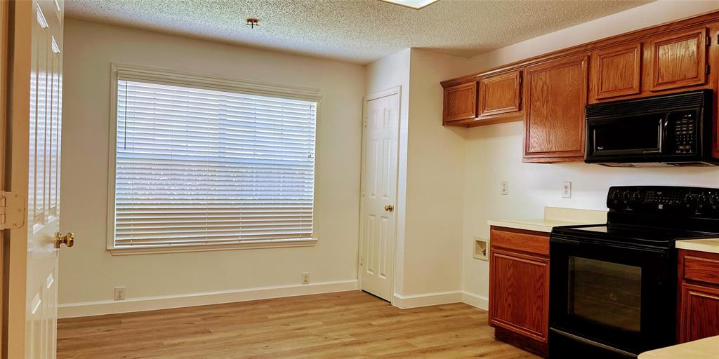 7208 Chateau Drive Property Photo 5