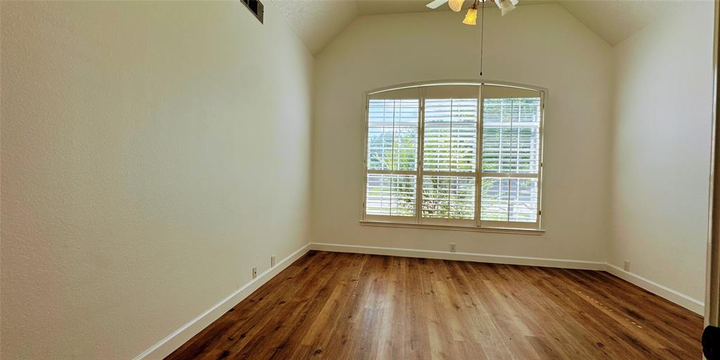 7208 Chateau Drive Property Photo 8