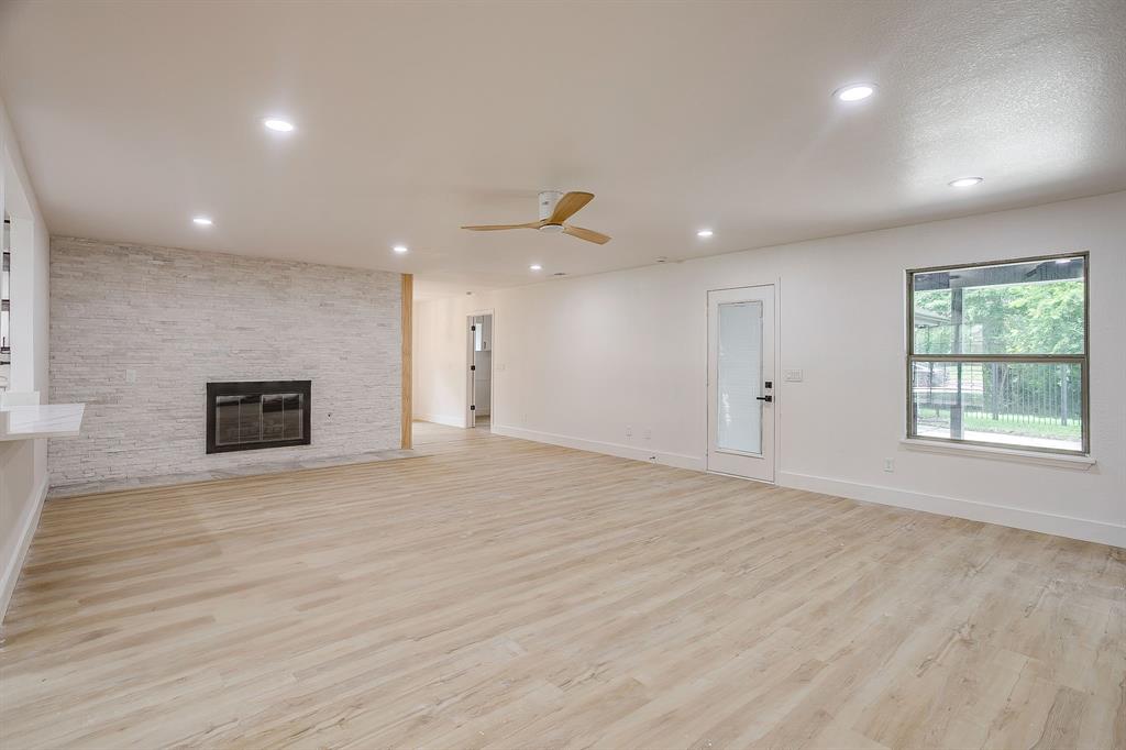 2601 Briarwood Drive Property Photo 4