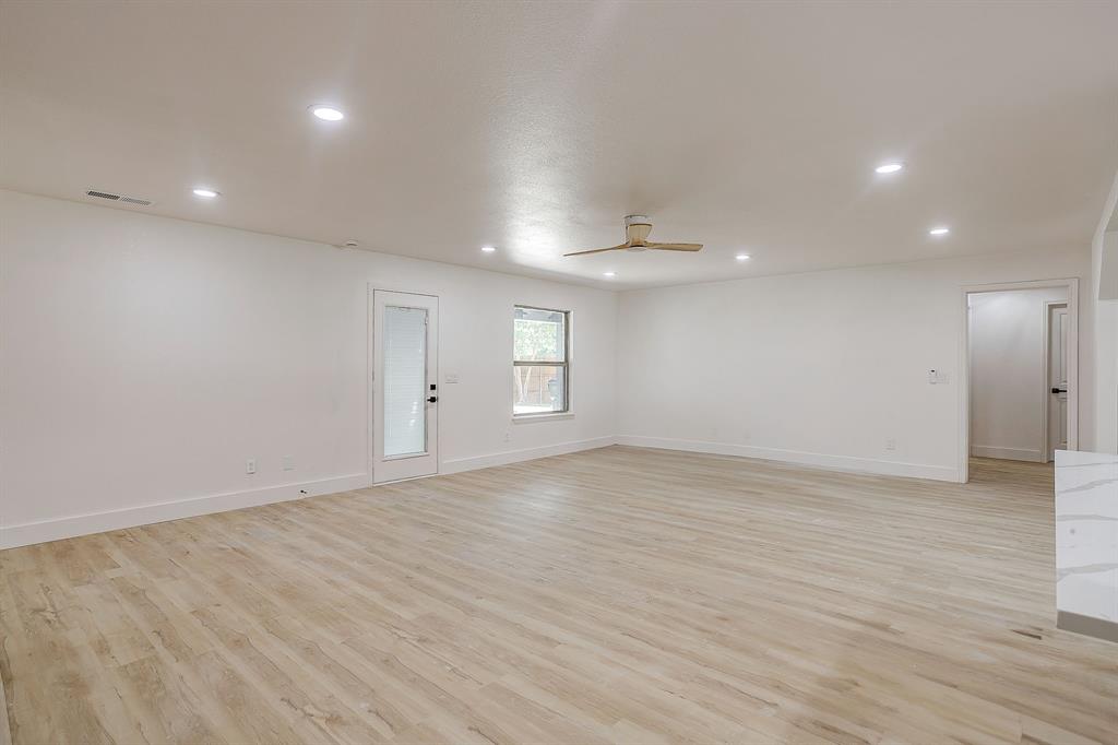 2601 Briarwood Drive Property Photo 8