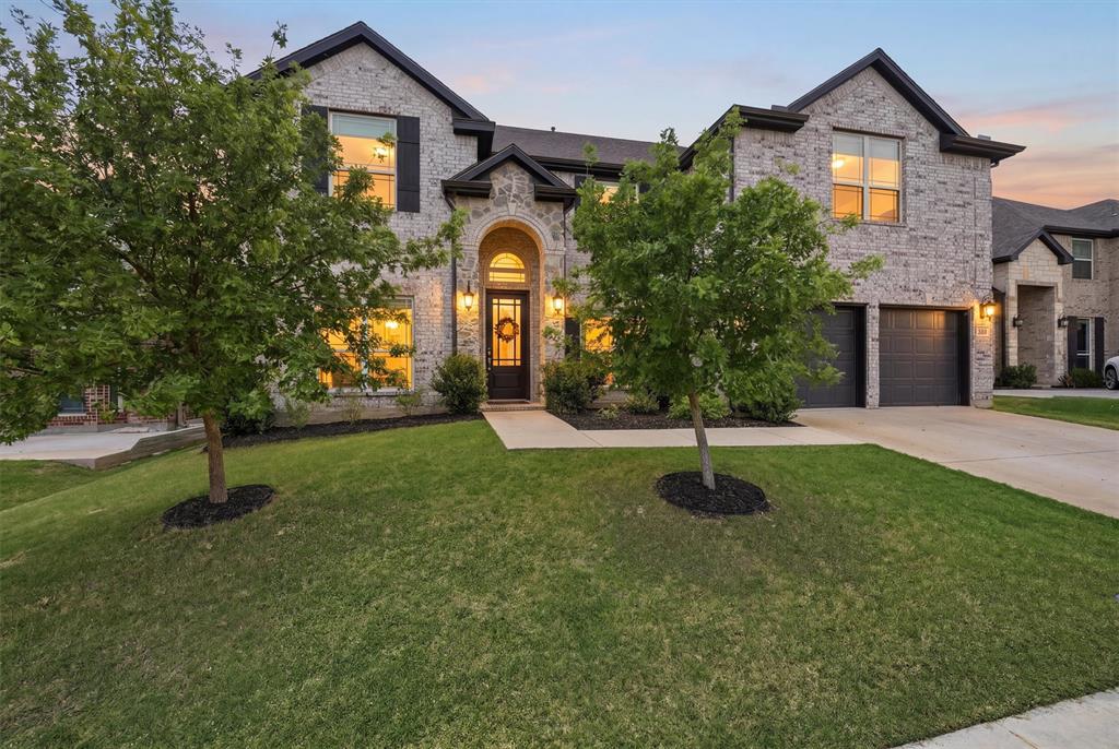 809 Violet Way Property Photo 3
