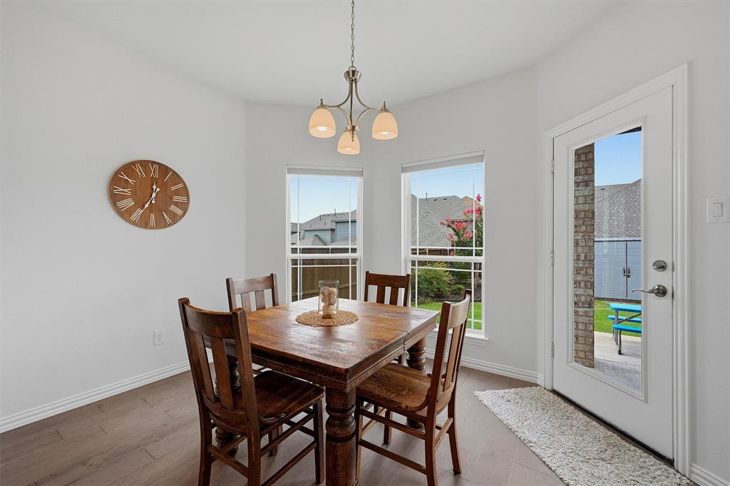809 Violet Way Property Photo 15