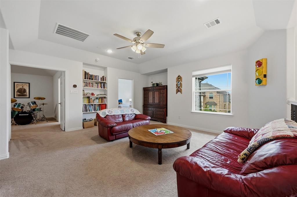809 Violet Way Property Photo 26