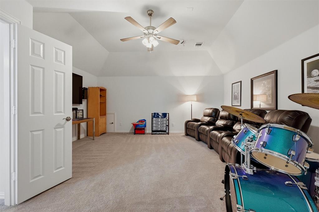 809 Violet Way Property Photo 27