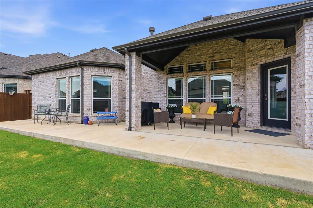 809 Violet Way Property Photo 35