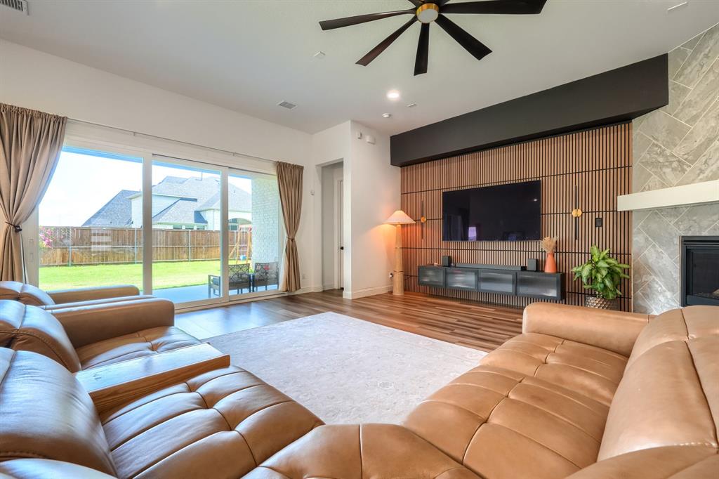 2532 Blackpool Court Property Photo 8