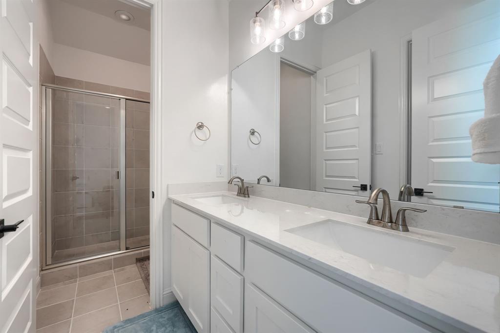 2532 Blackpool Court Property Photo 14
