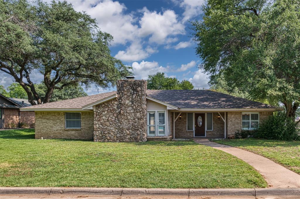 4501 Trowbridge Drive Property Photo 3